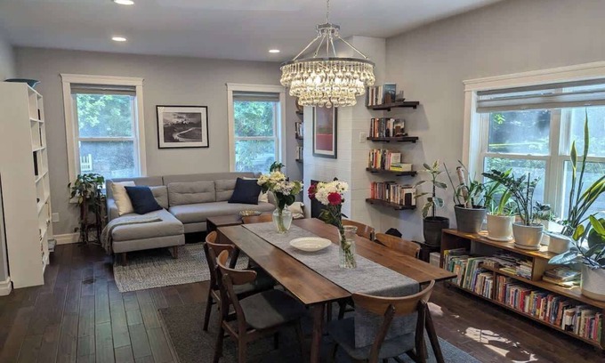 Jamaica Plain Casa | Park-Side Home in Jamaica Plain