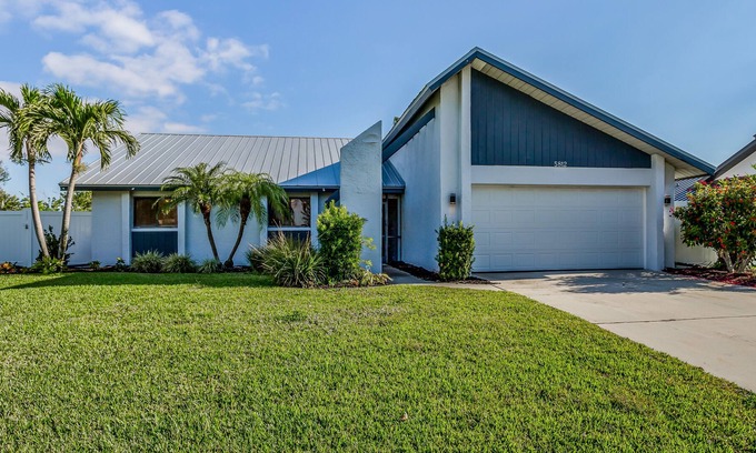 Lochmoor Waterway Estates Casa | Park-view, dog-friendly home with pool, lanai & AC - near golf, beaches & dining