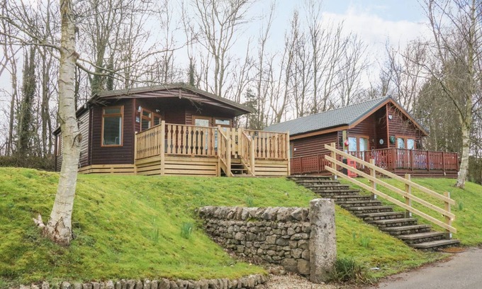 Warton Cabaña | PARK VIEW LODGE, ARNSIDE 7, pet friendly, with pool in Carnforth