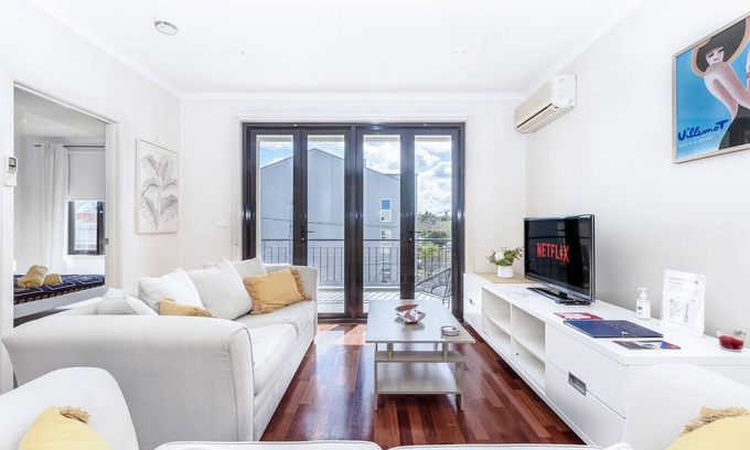 Caulfield North Apartamento | Park View Modern Apartment With Balcony & Parking