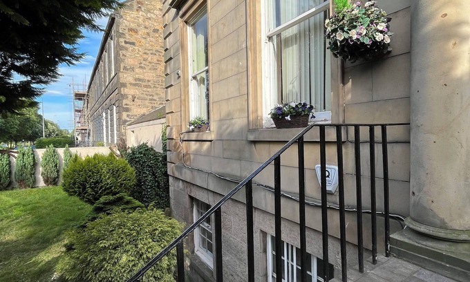 Leith Casa | Park View Rooms