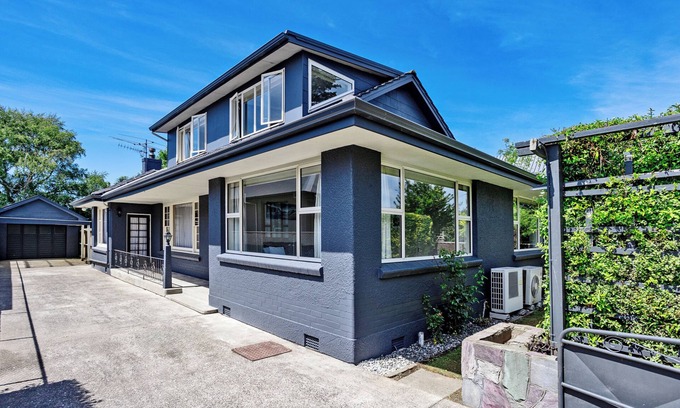 Invercargill City Centre Casa | Park View - Spacious inner City Home - 4 bedrooms