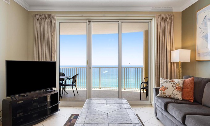 Long Beach Casa | PARKING INCLUDED-Beachfront 2BD Ocean Villa! Gorgeous Amenities, Private Complex