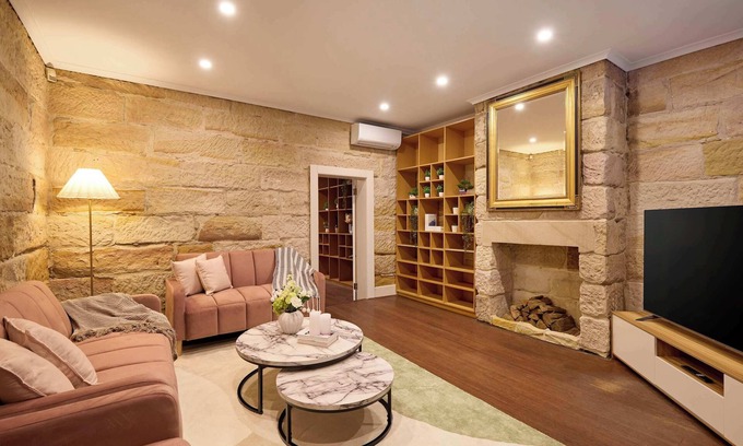 Woolloomooloo Casa | Parking on Cathedral St House | 5min to Finger Wharf & Royal Botanic