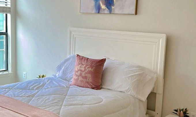 North Burnet Apartamento | Parking, Tesla E-Charge, Remote Work area, Shopping, Restaurants, Nightlife