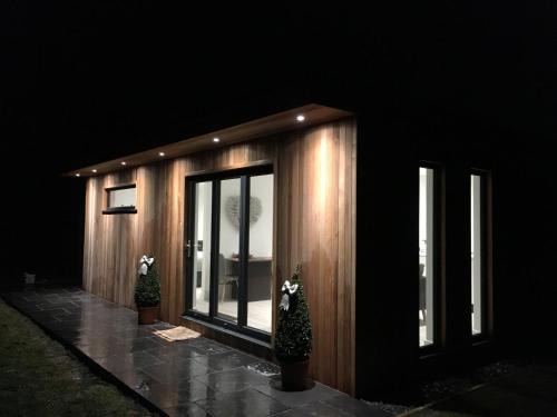 Askam-in-Furness Apartamento | Parkknott Retreat Luxury Lodge with Private Hot Tub