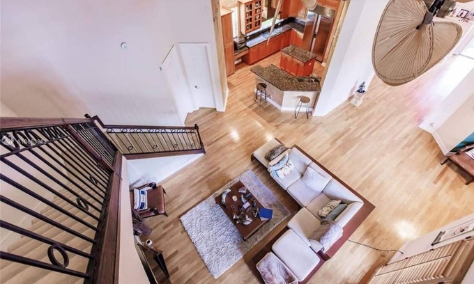 Parkland Casa | PARKLAND MANSION SPACIOUS & HUGE YARD