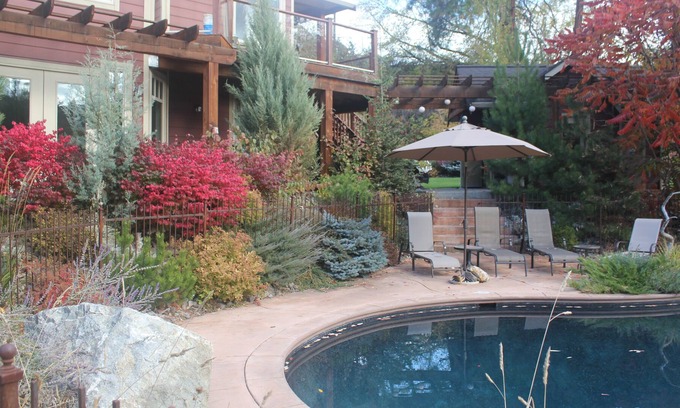Coldstream Casa | Parklike property on Coldstream creek, with pool, minutes to Kal beach