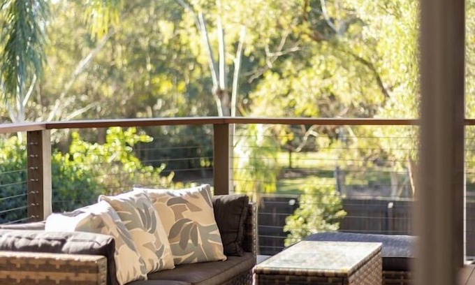 Carindale Casa | Parkside 5-beds Villa with Meeting Room @Carindale