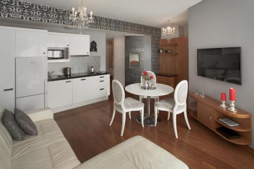 Wesoła Zachod Apartamento | Parkside Apartments Old Town