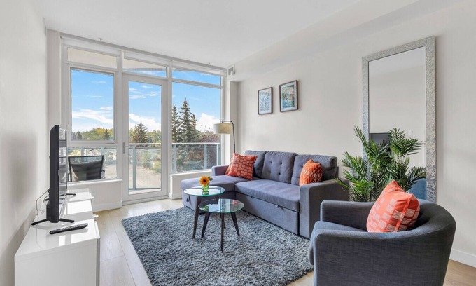 Bow Riverfront Condominio | Parkside at Waterfront in downtown Calgary