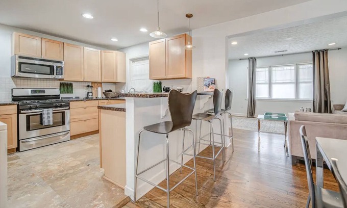 Jefferson Park Cabaña | ¡NUEVO! JEFFERSON PARK GREEN COTTAGE - 15 MINUTOS EN EL CENTRO Y AEROPUERTO + ESTACIONAMIENTO GRATUITO!