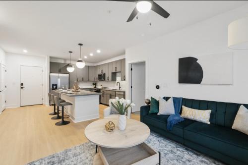 Five Points South Apartamento | Parkside Chic 2BR Near Regions Field n Park