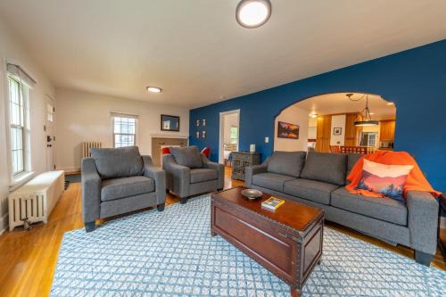 Manito Casa | Parkside Escape South Hill w Private ADU
