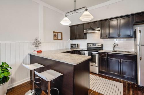 Roxborough-Manayunk Apartamento | Parkside Haven - Charming 1BR Corner Property