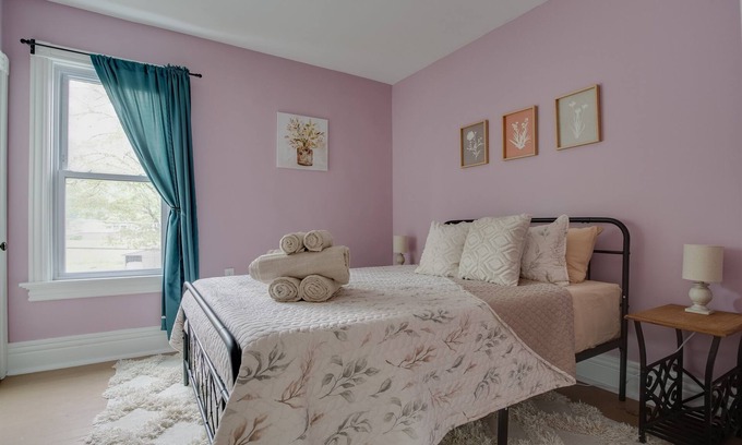 Hartwick Casa | Parkside Manor*NEW* - Walk to Husky Park!8Mi.toCDP