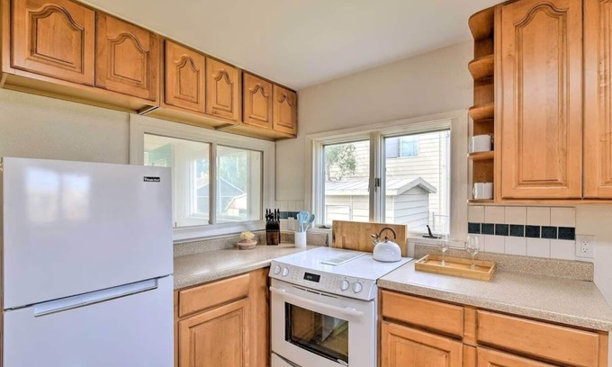 Downtown Anchorage Casa | Parkstrip Place, Pet Friendly Downtown Home by RedAwning
