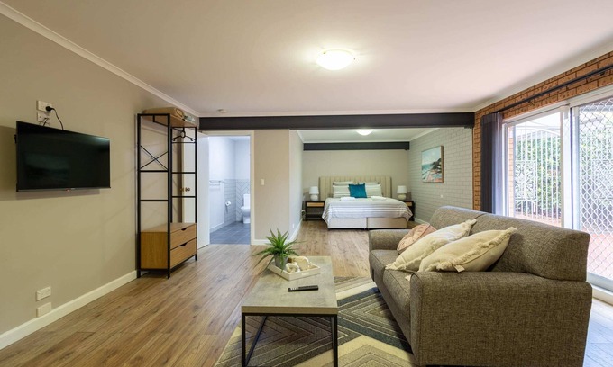 Dubbo Casa | Parkview - Pool, Ultimate Entertainer