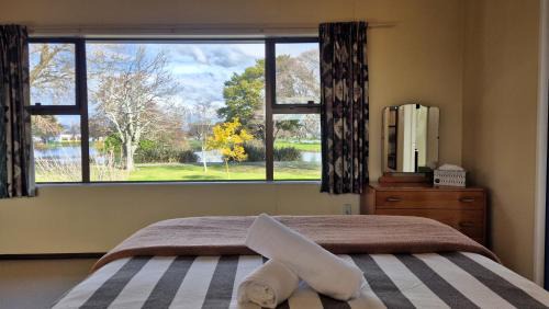 Napier Casa | Parkview Retreat- 3 Bedrooms and 3 Bathrooms