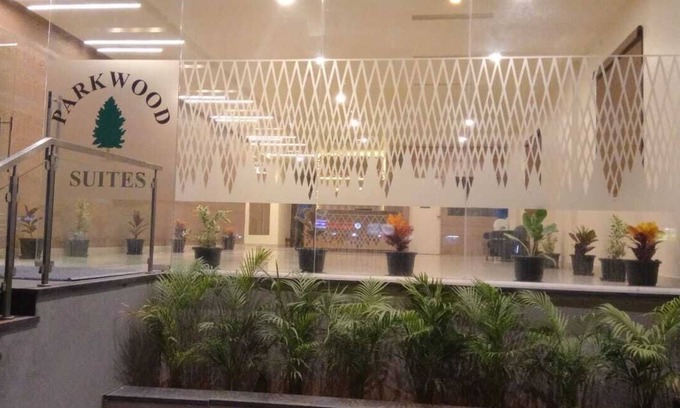 Kadubeesanahalli Hotel | Parkwood Suites