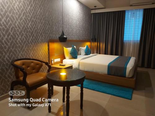 Kadubeesanahalli Hotel | Parkwood Suites Kadubeesanahalli-Fully Vaccinated Staff