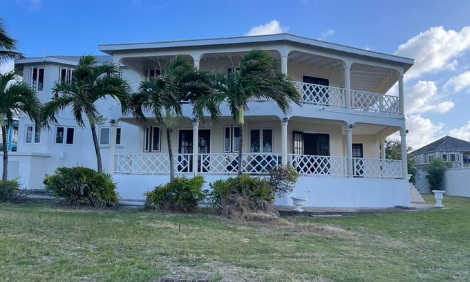 Marley Vale Casa | 'PARLATUVIER' Stunning Oceanview 4-bedroom home