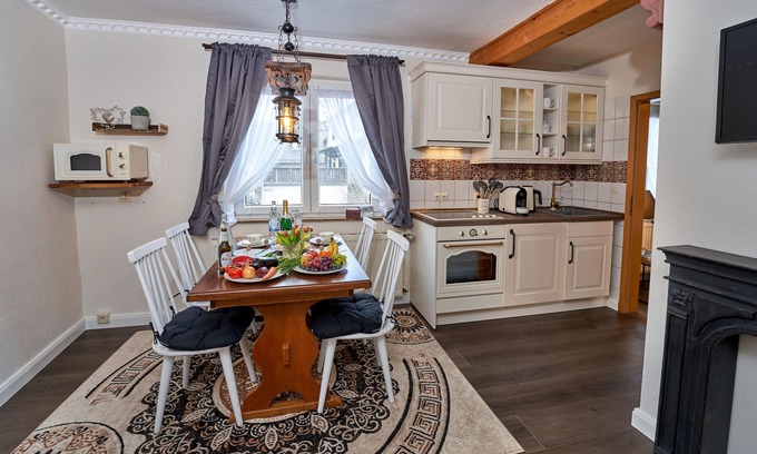 Ulmen Apartamento | Parlor with Flair - by Lake and castle for 2-4 persons, near Nürburgring / Mosel