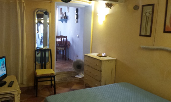 Parma City Centre Apartamento | Parma City Centre with Patio