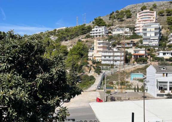 Qafe e Gjashtes Apartamento | Paro's Holiday Home
