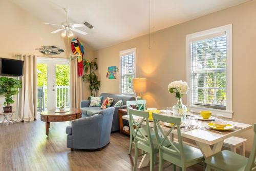 Truman Annex Casa | Parrot Perch by AvantStay Old Town Key West w Shared Pool Week Long Stays Only