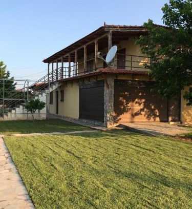 Dirfys-Messapia Casa | Part of a Villa near the beach with private entrance
