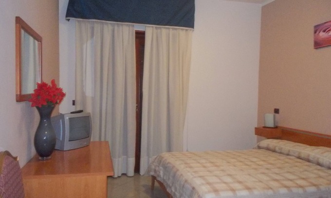 Ospedaletto D'Alpinolo Hotel | SALA PARTENIO - ROYAL HOTEL