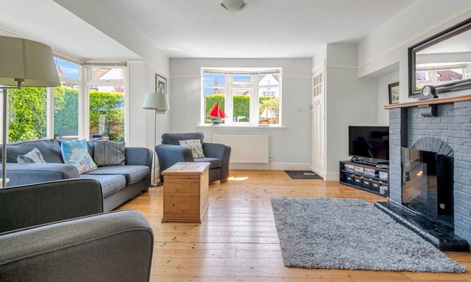 Birchington Casa | Pass the Keys | Little Haven, A stunning Bungalow in Minnis Bay
