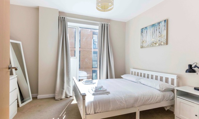 Trumpington Apartamento | Pass the Keys | 2BR Modern Apartment with Free Parking