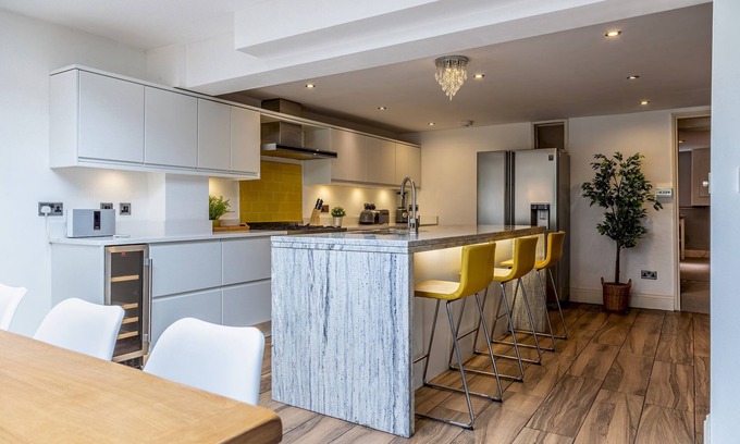 Harborne Casa | Pass the Keys | Amazing 5 Bed Victorian House - Clarence House