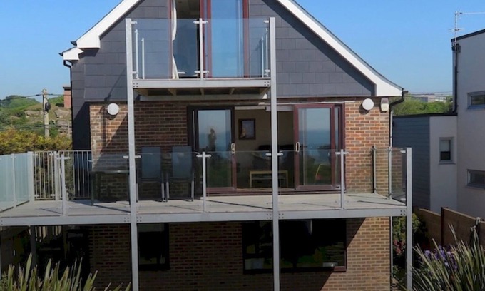 Hastings Casa | Pass the Keys | Beachfront Bliss at Laughing Water