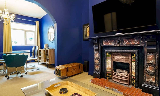 Gaeltacht Quarter Casa | Pass the Keys | Beautiful & Spacious 4 Bed | Historical W. Belfast