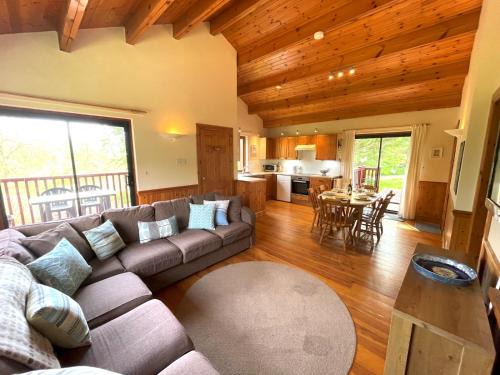 Sandyhills Casa | Pass the Keys Beautiful 3BR Lodge - Stunning Beach and Golf Location