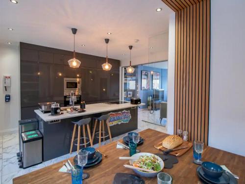 Whitley Bay Casa | Pass the Keys Bespoke Coastal Retreat Whitley Bay