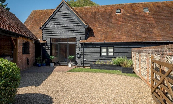 Lacey Green Casa | Pass the Keys Bradenham Barn in The Chiltern Hills