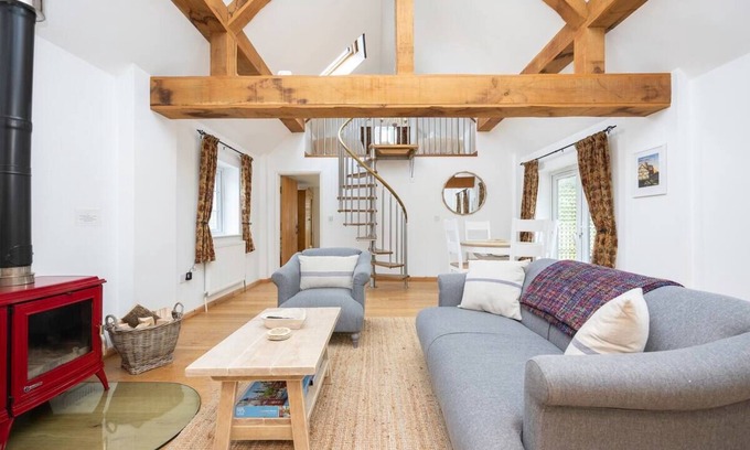 South Chailey Casa | Pass the Keys | Character two bed with free parking