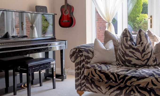 Hereford Casa | Pass the Keys | Charming Modern House