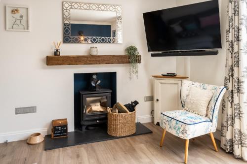 Little Kimble Casa | Pass the Keys Cute Cosy Cottage Chilterns