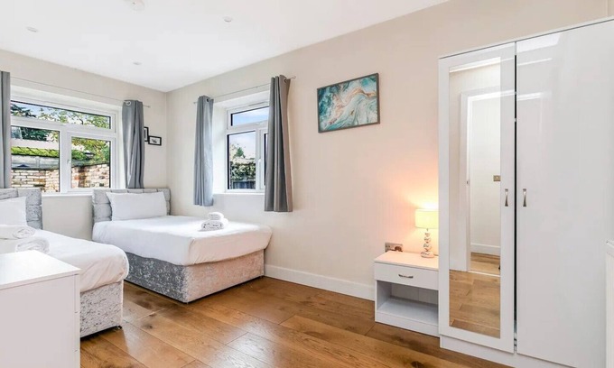Ealing Apartamento | Pass the Keys | Queen of the Suburbs