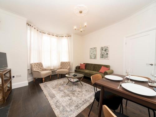 Blackheath Casa | Pass the Keys Elegant Modern 2 Bed Flat Near Greenwich Park