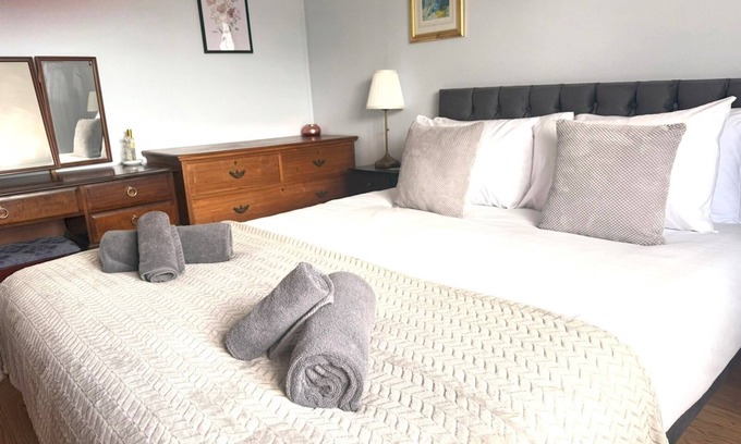 New Romney Casa | Pass the Keys | Hamilton House-Superb location!