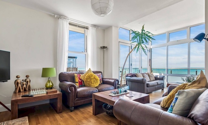 Herne Bay Apartamento | Pass the Keys | Jarrahdale Beach House - Stunning Luxurious Holiday Pad by the sea
