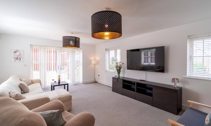 Bicester Casa | Pass The Keys Large Family Home 8+2 near Bicester Village
