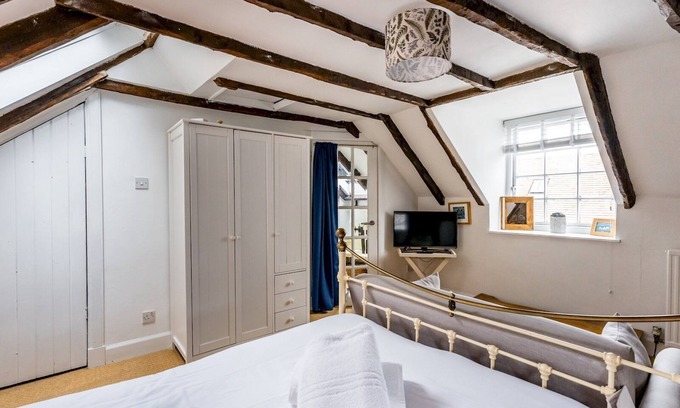 St Monans Casa | Pass the Keys | Lovely Old Fishermans Cottage