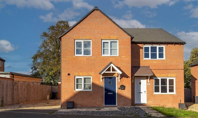 Crook Casa | Pass the Keys | Modern | Office & Driveway | Near Crook & Durham